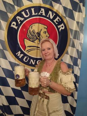 Oktoberfest Landhaus_Schloss Droyßig.jpg